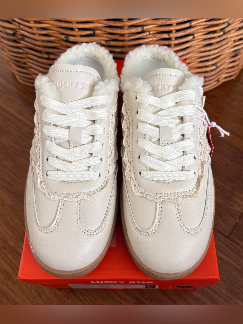 NWT Lucky Step Sneaker Mule Cream Leather Look Crochet Lace Trim Fleece Lined 7 - Picture 3 of 7